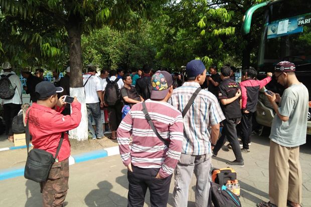 Sebelum ke Jakarta,...