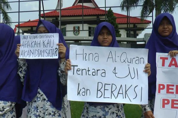 Siswa SMA di Tuban Desak...