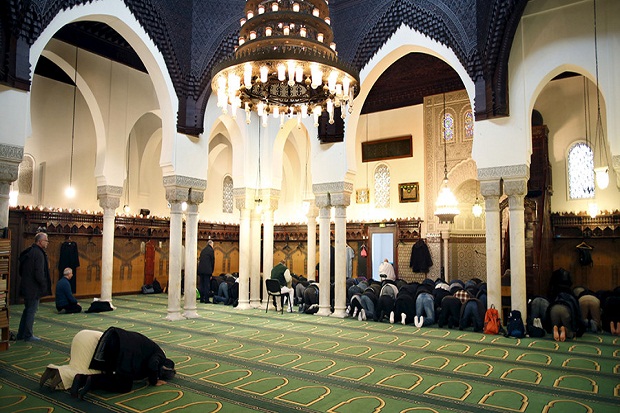 Prancis Tutup 4 Masjid...