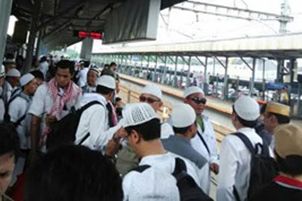 Ribuan Umat Islam Bekasi...