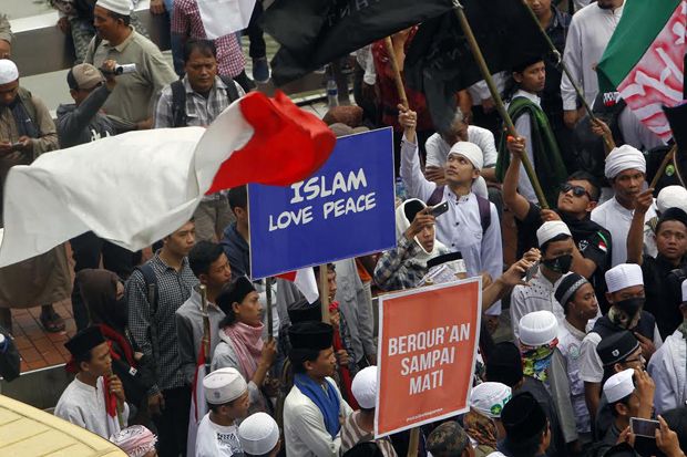 Bersiap Menuju Istana,...