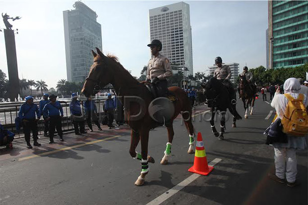 Polisi Berkuda Dikerahkan...