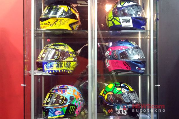 Helm Valentino Rossi...