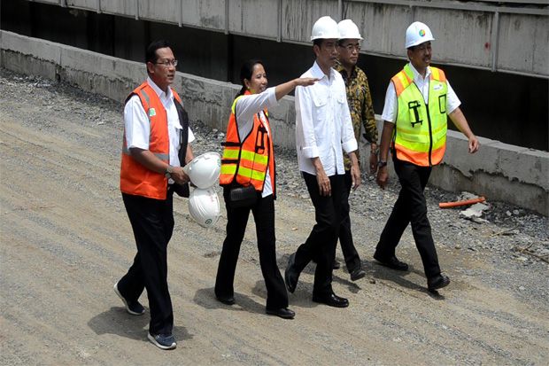 Jokowi Pastikan Kereta...