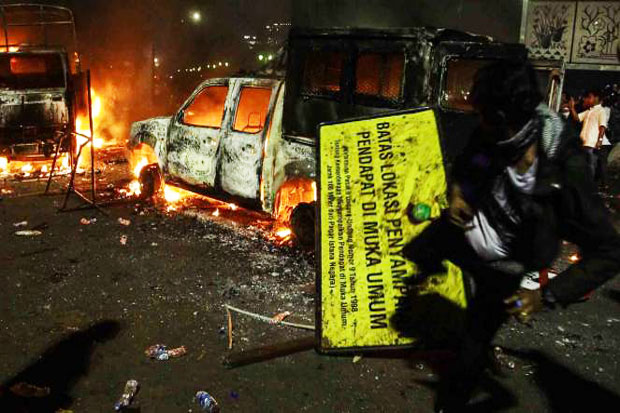 Ten Provocateurs Chaos...