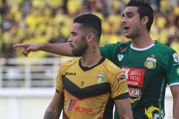 Bhayangkara FC vs Mitra...