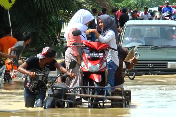 Banjir Terjang Aceh...