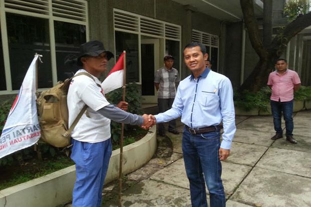 Berjalan Kaki ke Jakarta,...