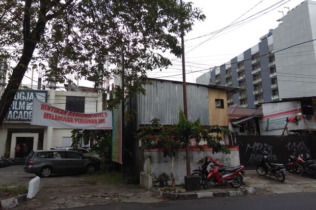 Tak Kantongi IMB, Pembangunan...