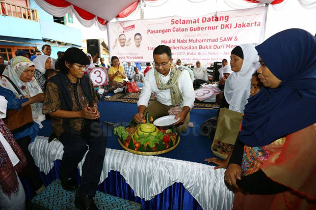 Hadiri Syukuran Warga...