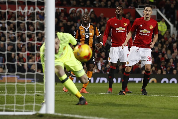 Babak I: United Kerepotan...