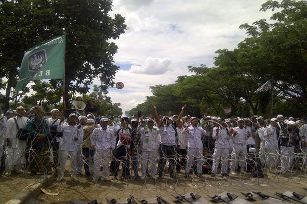 Massa Pro Habib Rizieq...