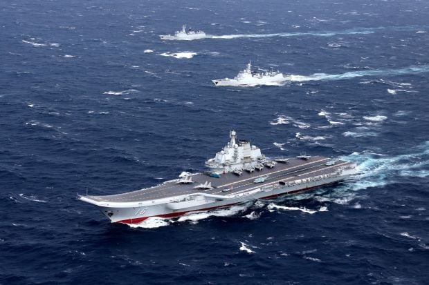 Kapal Induk China Jauhi...