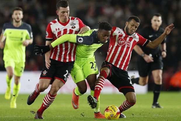 Ditekuk Southampton,...