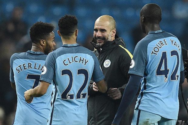 Manchester City Dituding...