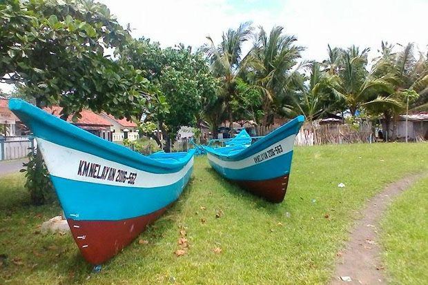 Perahu Bantuan dari...