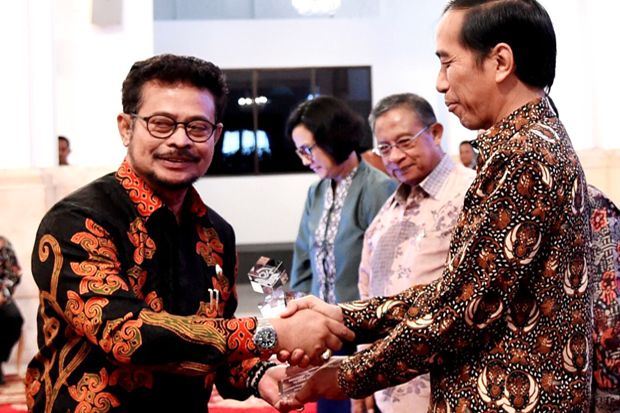 Gubernur Sulsel Raih...