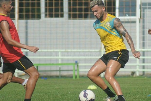 Arema Belum Menyerah...