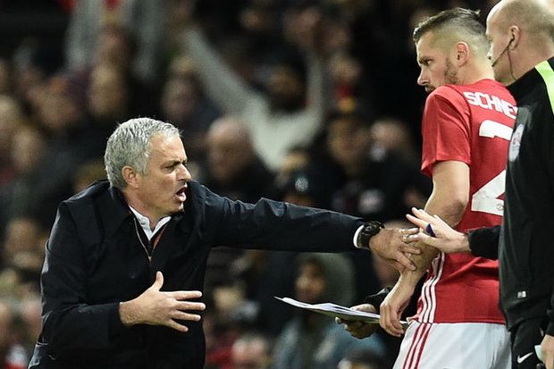 Schneiderlin Enggak...