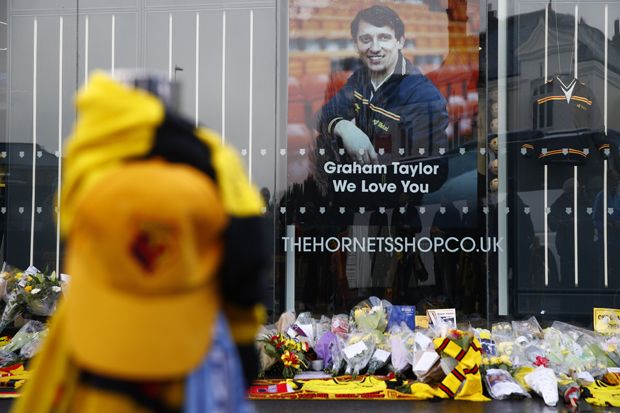 Watford Gelar Penghormatan...