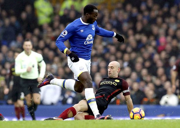 Babak I: Lukaku Robek...