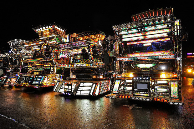 Dekotora Truk Bukan...