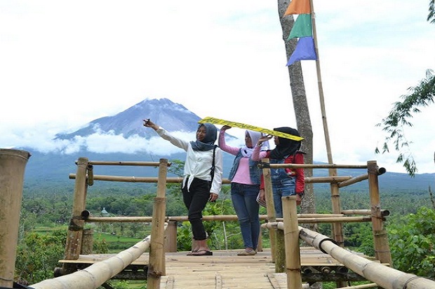 Desa Banyubiru Kembangkan...