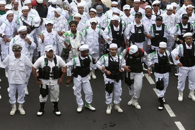 Desak Kapolda Jabar...