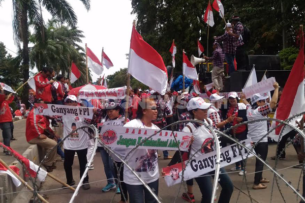 Setel Lagu dan Joget,...