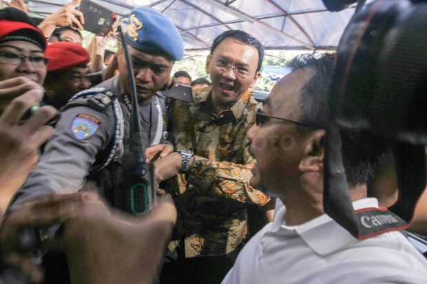 Usai Sidang, Ahok Ngibrit...