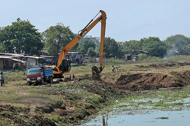 Normalisasi Banjir Kanal...
