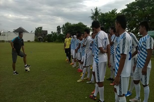 Belum Bisa Pakai Lapangan,...