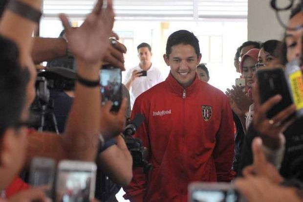 Gelandang Persib Doakan...