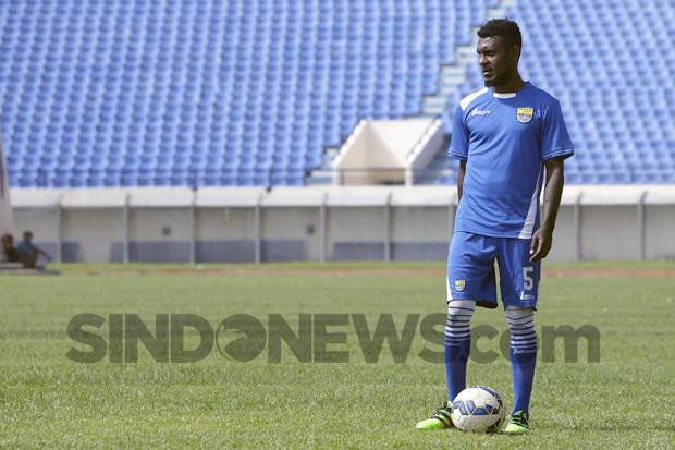 Resmi Gabung Arema,...