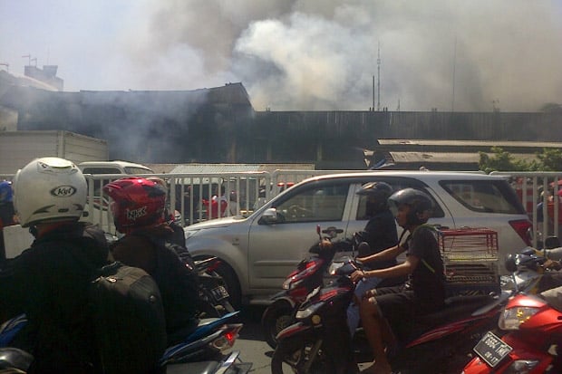 Asap Kebakaran Pasar...