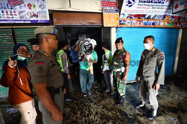 Kebakaran Pasar Senen,...