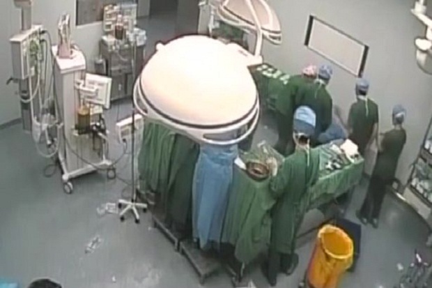 Dokter China Ambruk...