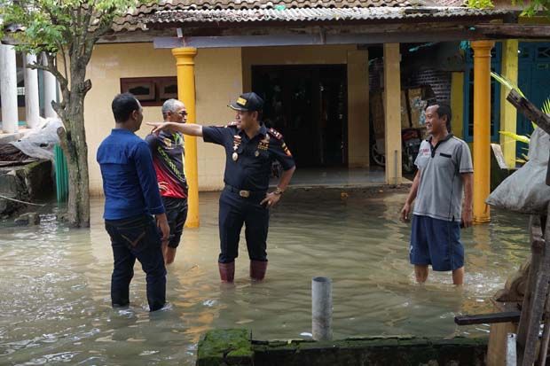 Banjir Masih Rendam...
