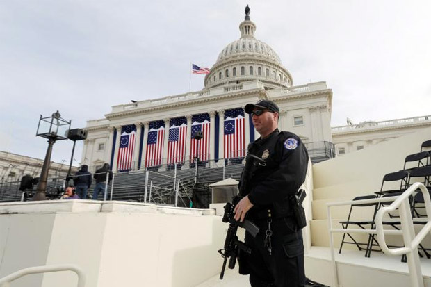 Jelang Inaugurasi Trump,...