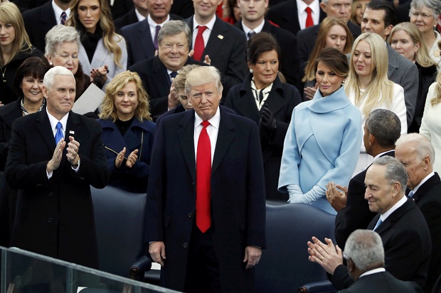Trump Minta Parade Rudal...