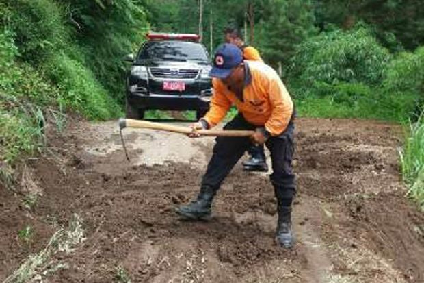 Akses Jalan Raya Temukus-Singaraja...