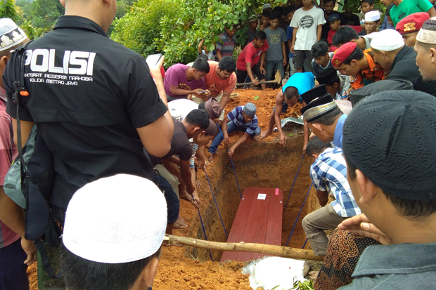 Polisi yang Tewas di...