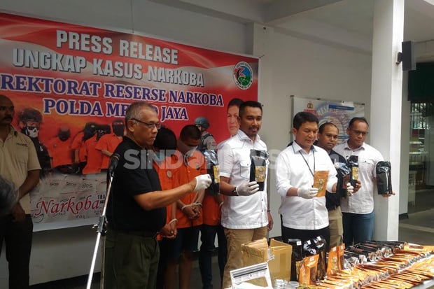 Polisi Bekuk Pengedar...