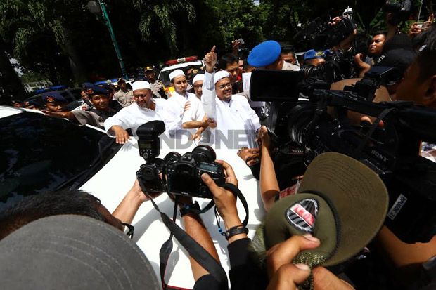 Habib Rizieq Minta Massa...