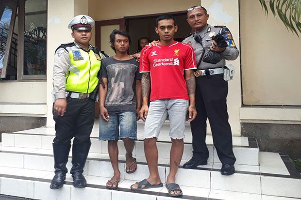 Tangkap Penerobos Tol,...