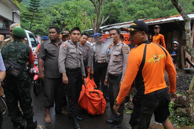 Seberangi Sungai Pulang...