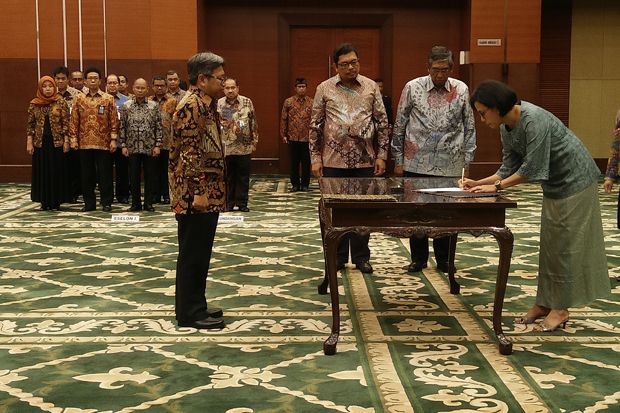 Sri Mulyani Lantik Dua...