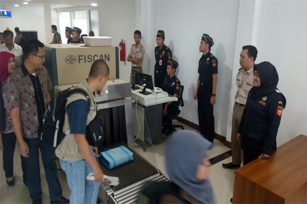 Bandara Hanandjoeddin...