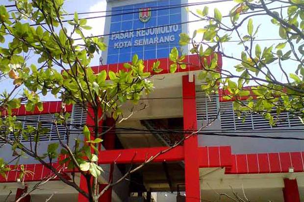 Relokasi Pasar Rejomulyo,...