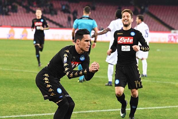 Napoli Lolos ke Semifinal...